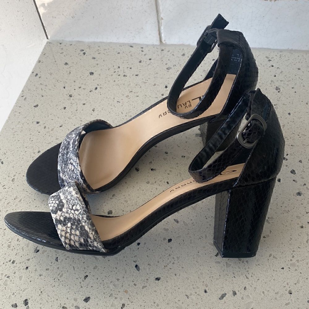CL by Laundry Women's Black Block Heel Snake Print Open Toe Sandals Size 7.5 EUC
